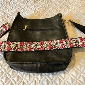 Cross body bag with guitar strap - vegan